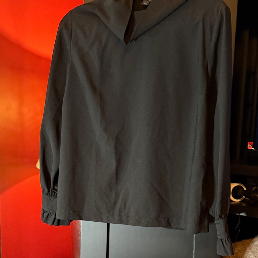 Ann Taylor Classic Black top